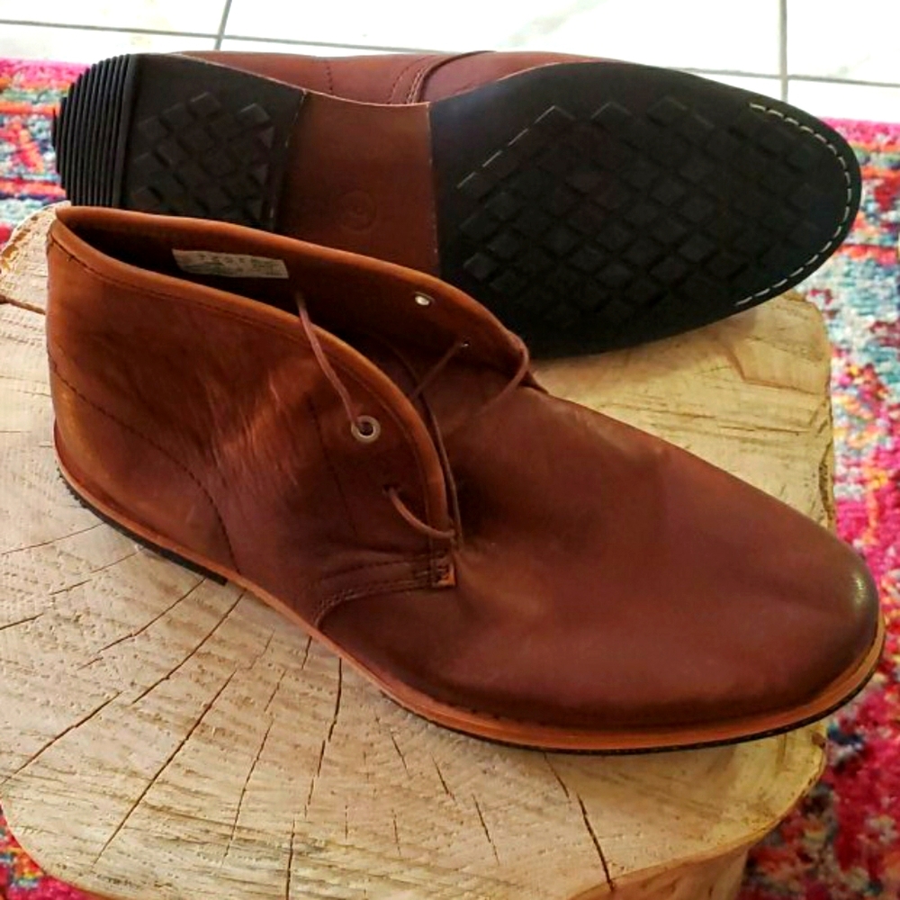 Light weight durable leather boots size 9